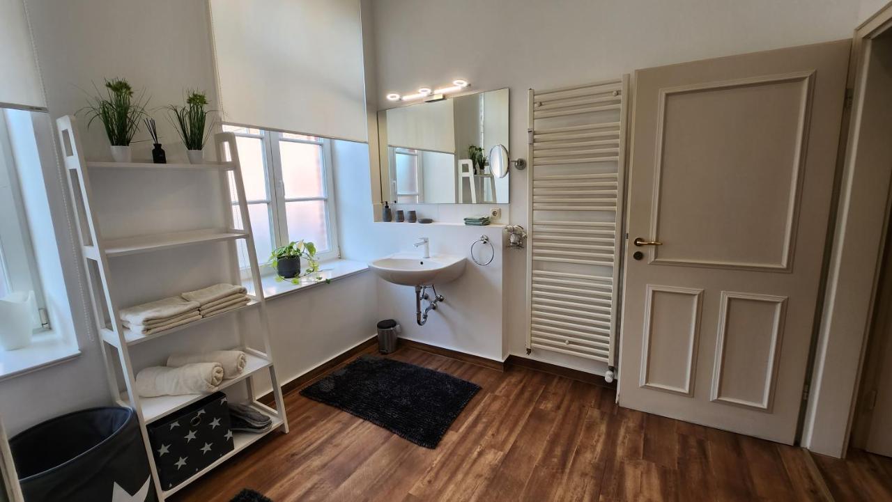 שוורין Das Ferienapartment Alexandrine Direkt Am Pfaffenteich Mit Eigenem Parkplatz מראה חיצוני תמונה